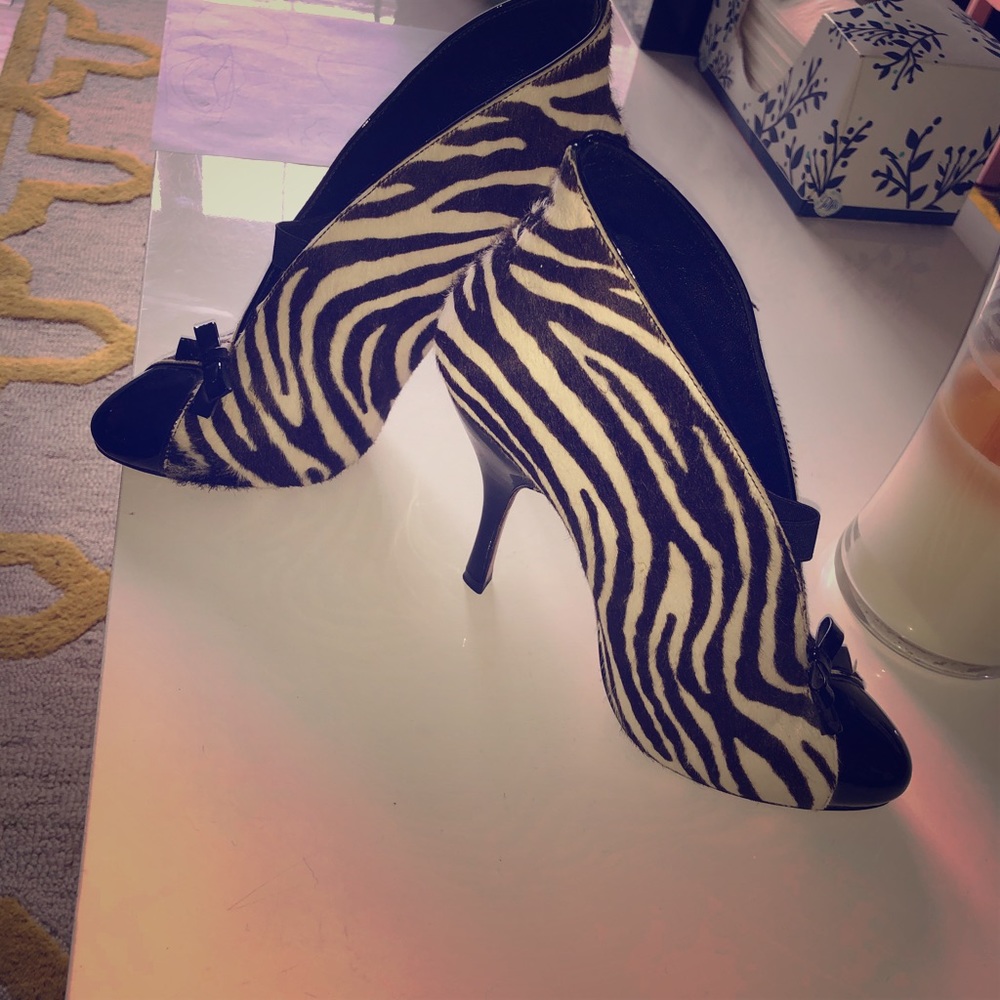AZZEDINE ALAiA Zebra Calfskin Booties